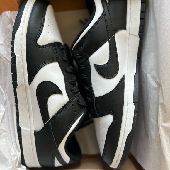 Nike Dunk Low Pandas - Picture 4 of 6